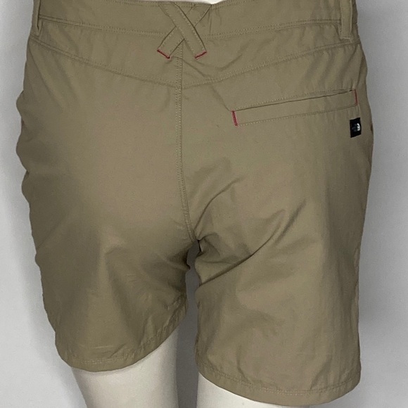 NWOT The North Face Shorts Sz XL(18) - Picture 3 of 4